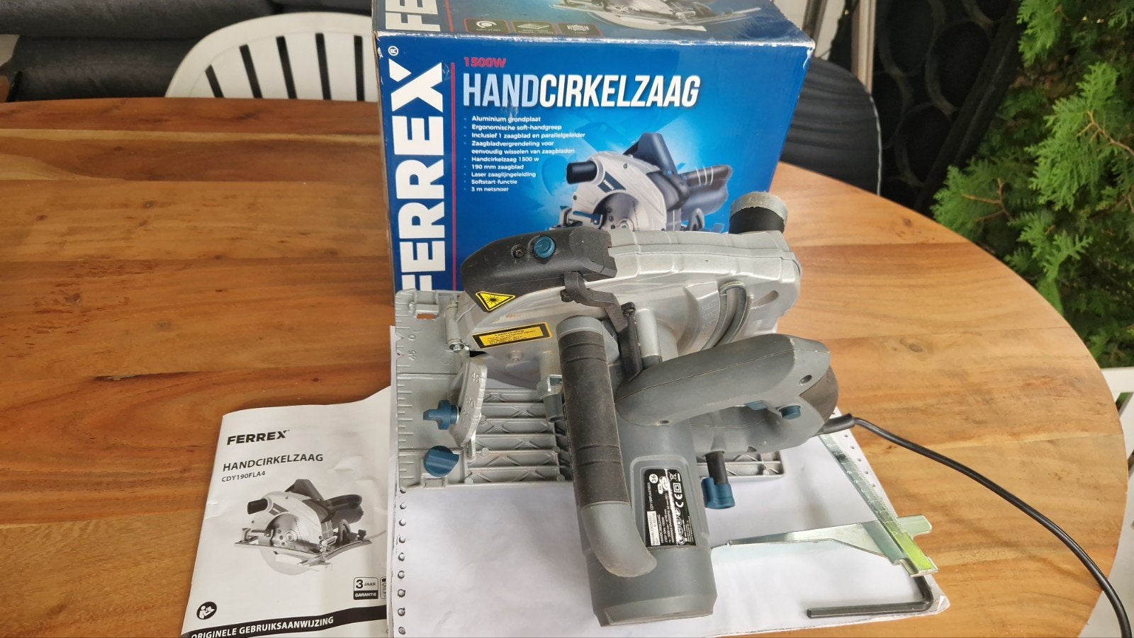 Ferrex Handcirkelzaag 1500W - Krachtig en Nauwkeurig, Ophalen, 1200 watt of meer, Cirkelzaag, 30 tot 70 mm