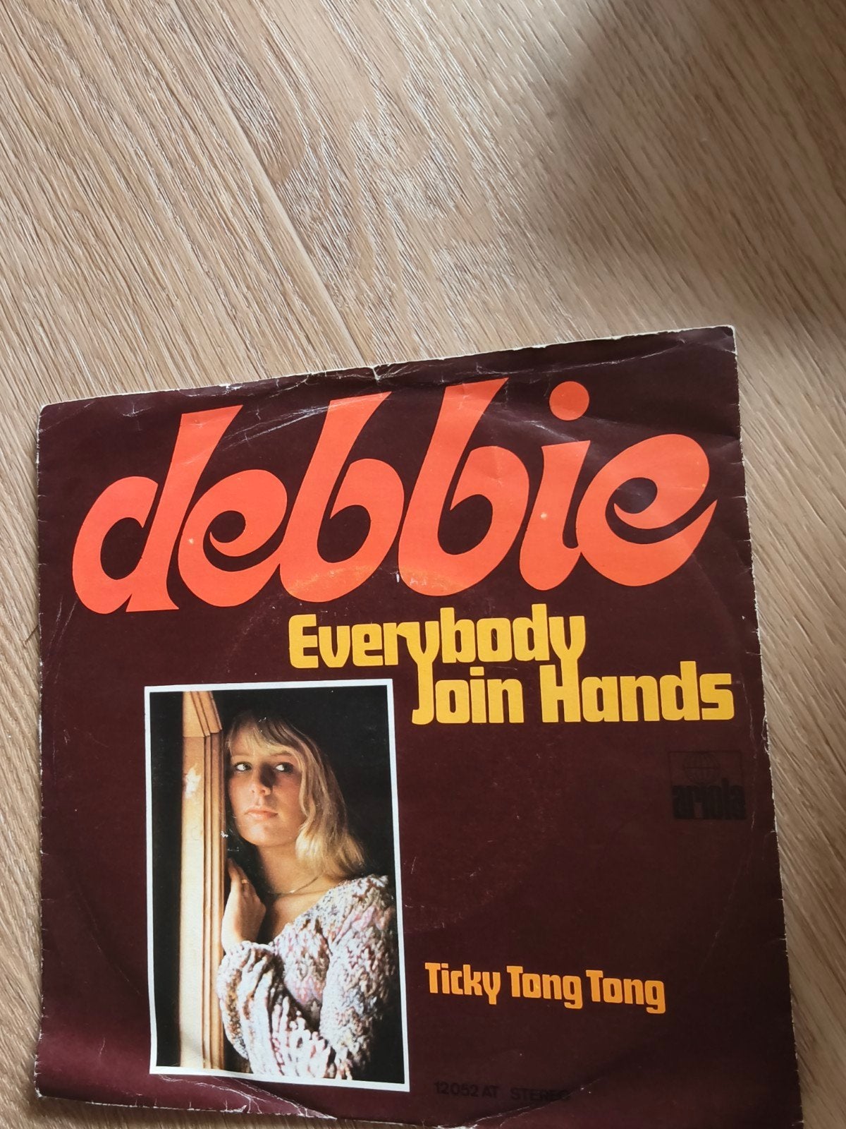 Debbie – Everybody Join Hands / Ticky Tong Tong – Ariola 197, Gebruikt, 7 inch, Ophalen of Verzenden, Pop