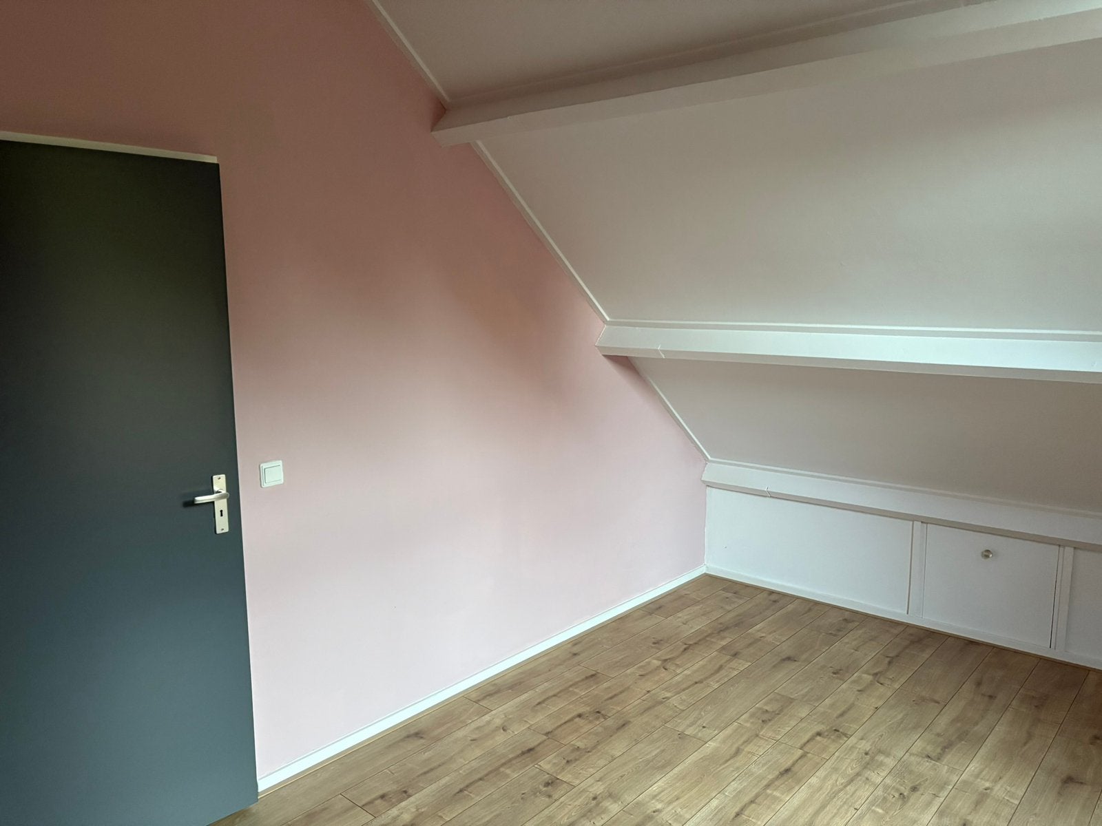 Laminaat Laminaatvloer vakkundig leggen | Nieuwe vloer, Huizen en Kamers, Kamers te huur