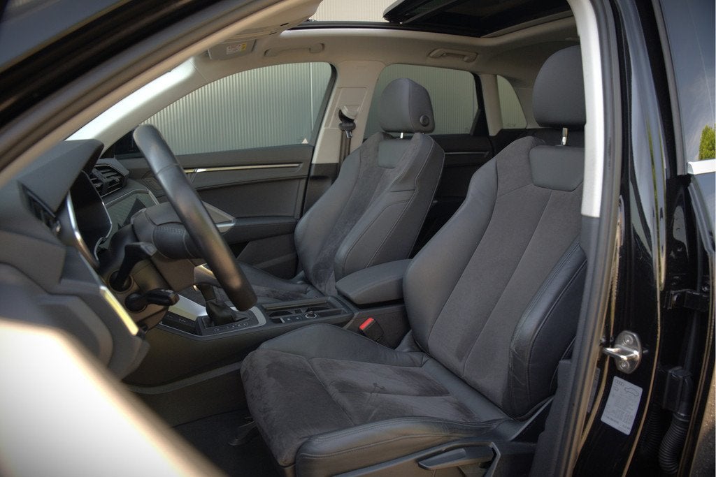 Audi Q3 35 TFSI S Line Pro Line S S-Line | Panoramadak | Sto, 4 cilinders, 150 pk, Zwart, Bedrijf
