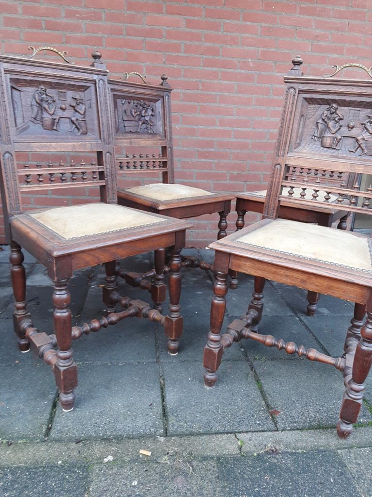 Antieke Mechelse eetkamerstoelen met houtsnijwerk (4 stuks), Ophalen of Verzenden