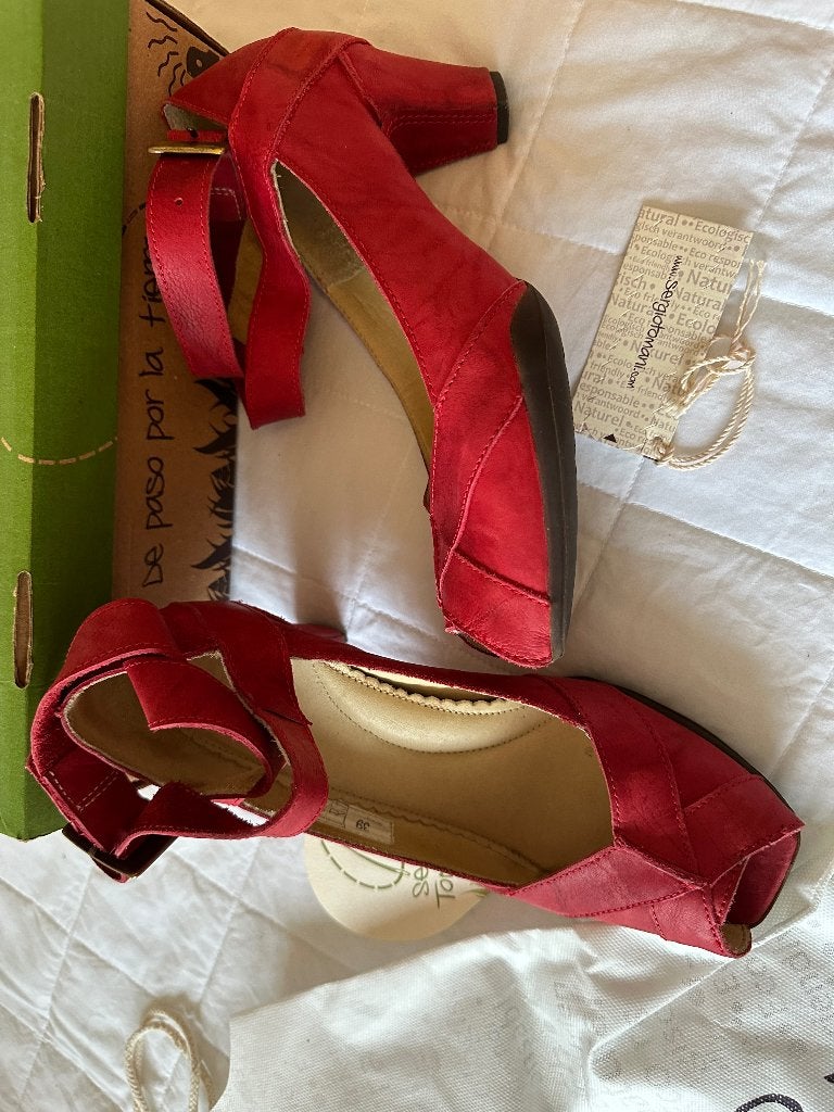 Sandalen met hak,  maat 39.  (zo goed als nieuw), Sergio Tomani, Zo goed als nieuw, Rood, Sandalen of Muiltjes