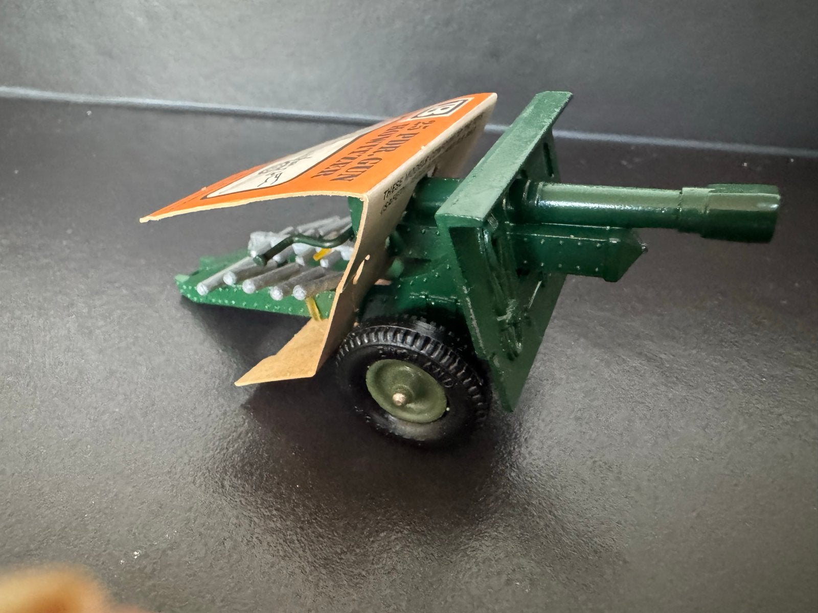 Britains 25 PDR. GUN HOWITZER, Hobby en Vrije tijd, Modelauto's | 1:32, Ophalen of Verzenden, Gebruikt, Tractor of Landbouw, Britains