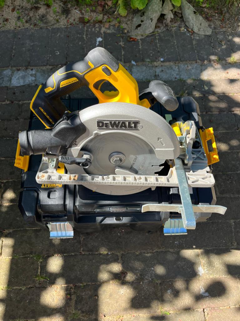 DeWalt DCS572NT Cirkelzaag 18V XR Brushless met TSTAK koffer, Cirkelzaag, 600 tot 1200 watt, Ophalen of Verzenden, Zo goed als nieuw