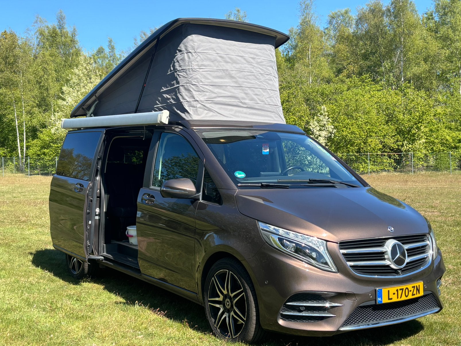 Mercedes Marco Polo 192PK! 99 DKM! Super fijne camperbus!, Caravans en Kamperen, Automaat, Buscamper of Camperbus, Koelkast, Mercedes-Benz