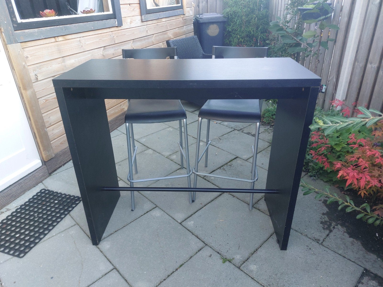 Bartafel met 2 krukken, Ophalen, Gebruikt, Met voetsteun, 90 cm of meer