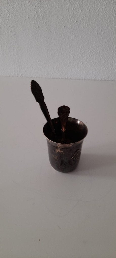 Pleet kinderbeker met twee lepeltjes, Antiek en Kunst, Curiosa en Brocante, Ophalen