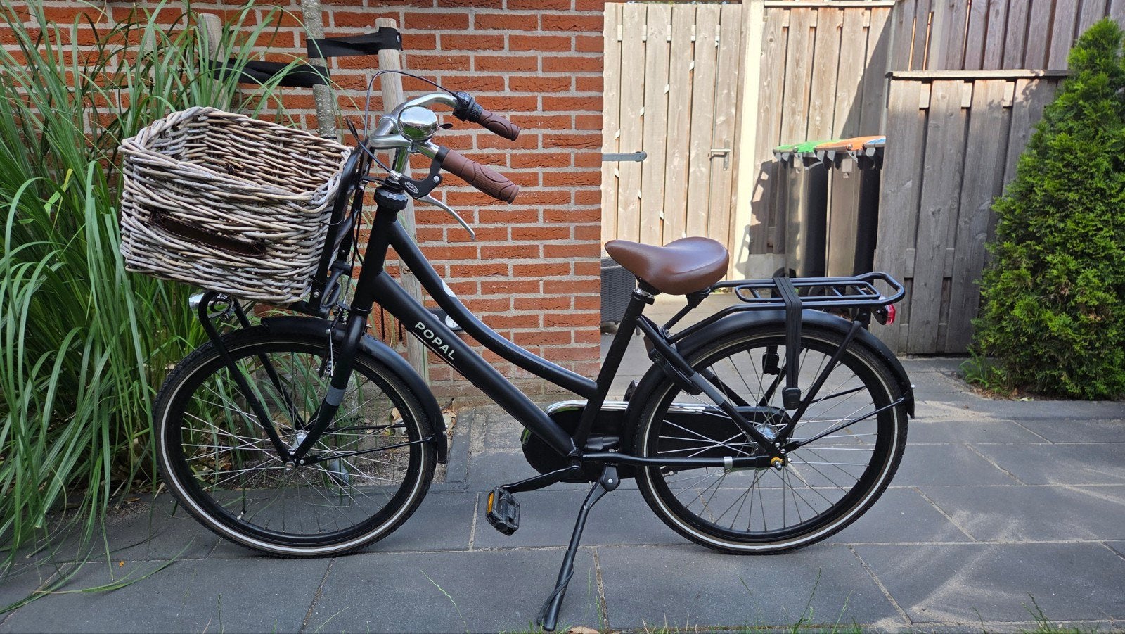 Popal Meidenfiets Zwart 24 inch met Mand, Fietsen en Brommers, Fietsen | Meisjes, Ophalen, Terugtraprem, Handrem, Popal
