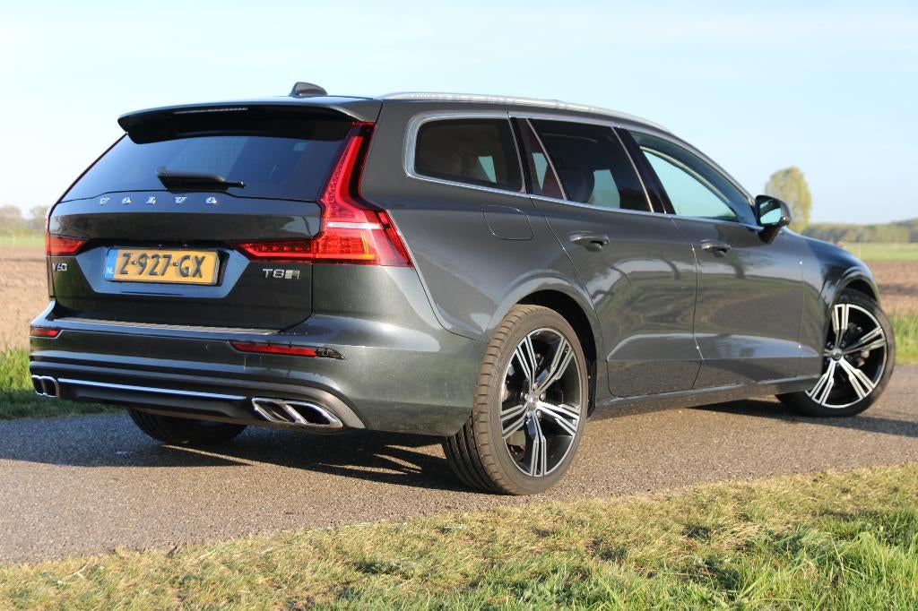 Volvo V60 T8 AWD Twin Engine Inscription met alle opties, Auto's, Automaat, Euro 6, 4 cilinders, Lichtsensor