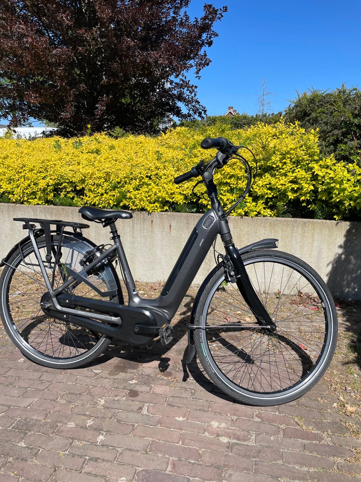 Gazelle Grenoble C380 framemaat 46 van 2021 met 500Wh accu, Fietsen en Brommers, Elektrische fietsen, Ophalen, Zo goed als nieuw