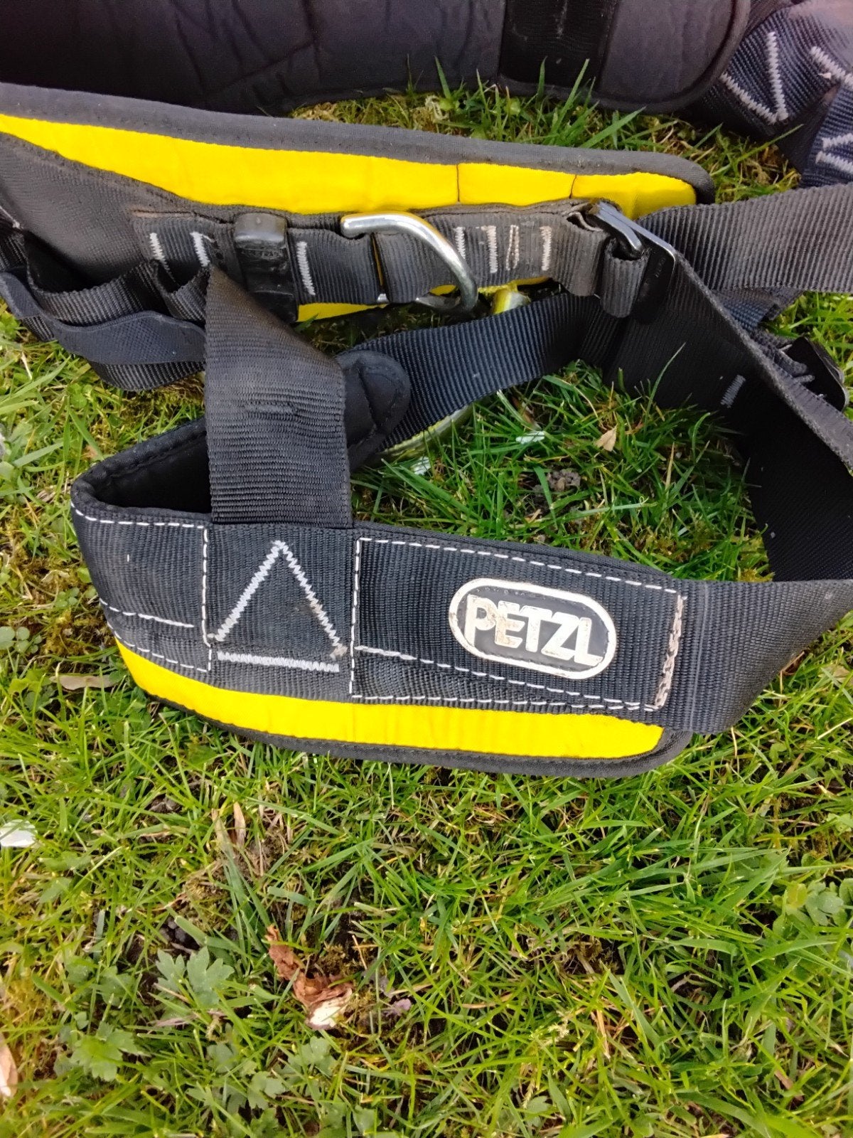 Petzl Klimgordel met accessoires - Gebruikt, Sport en Fitness, Klimsport, Ophalen, Gebruikt, Klimsport-accessoire