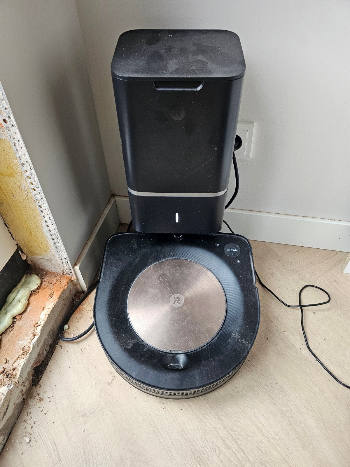 roomba s9+. met defect, Ophalen of Verzenden, Robotstofzuiger