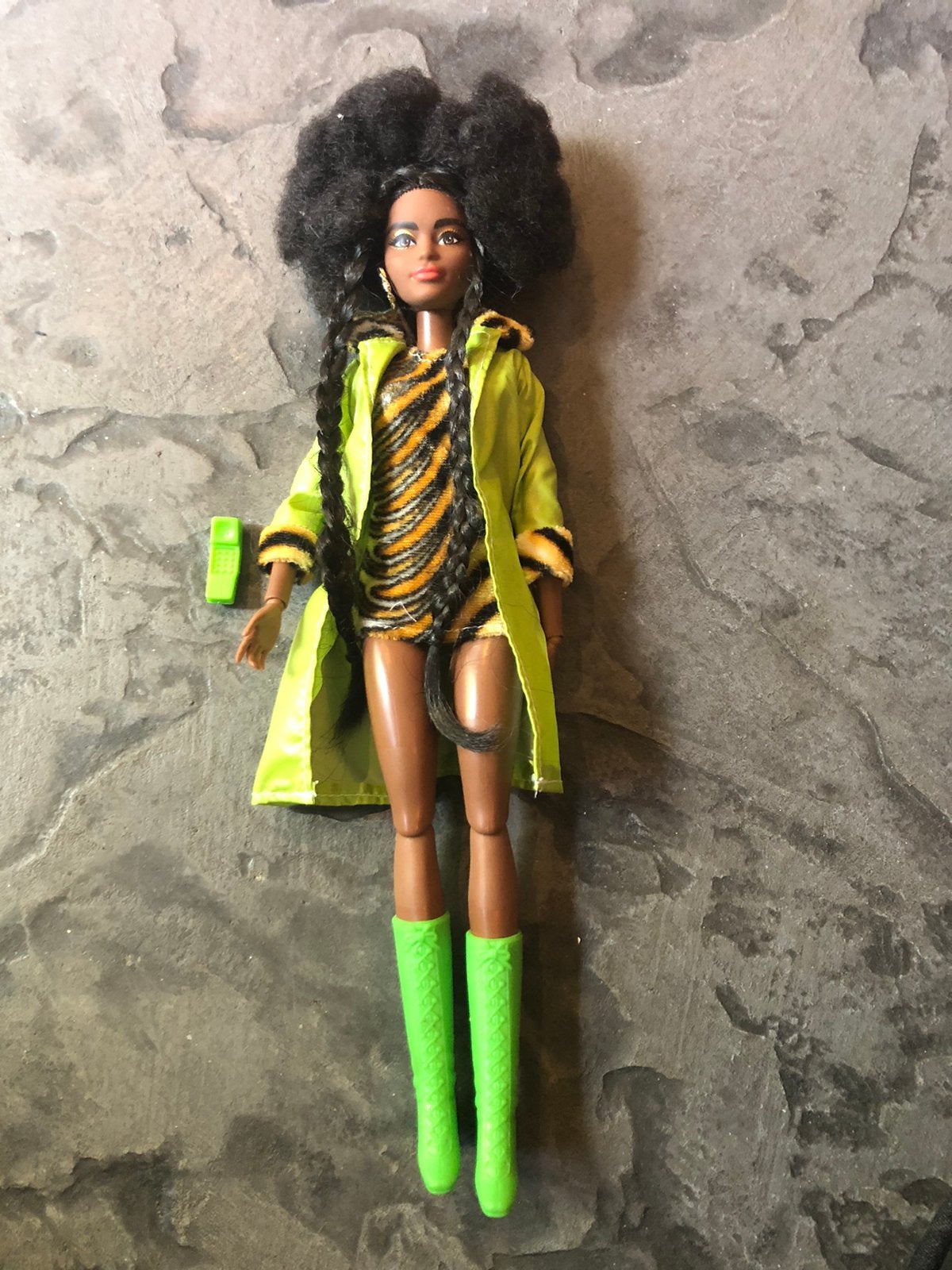Barbie african extra  met kroeshaar & vlechten, Ophalen, Zo goed als nieuw, Fashion Doll