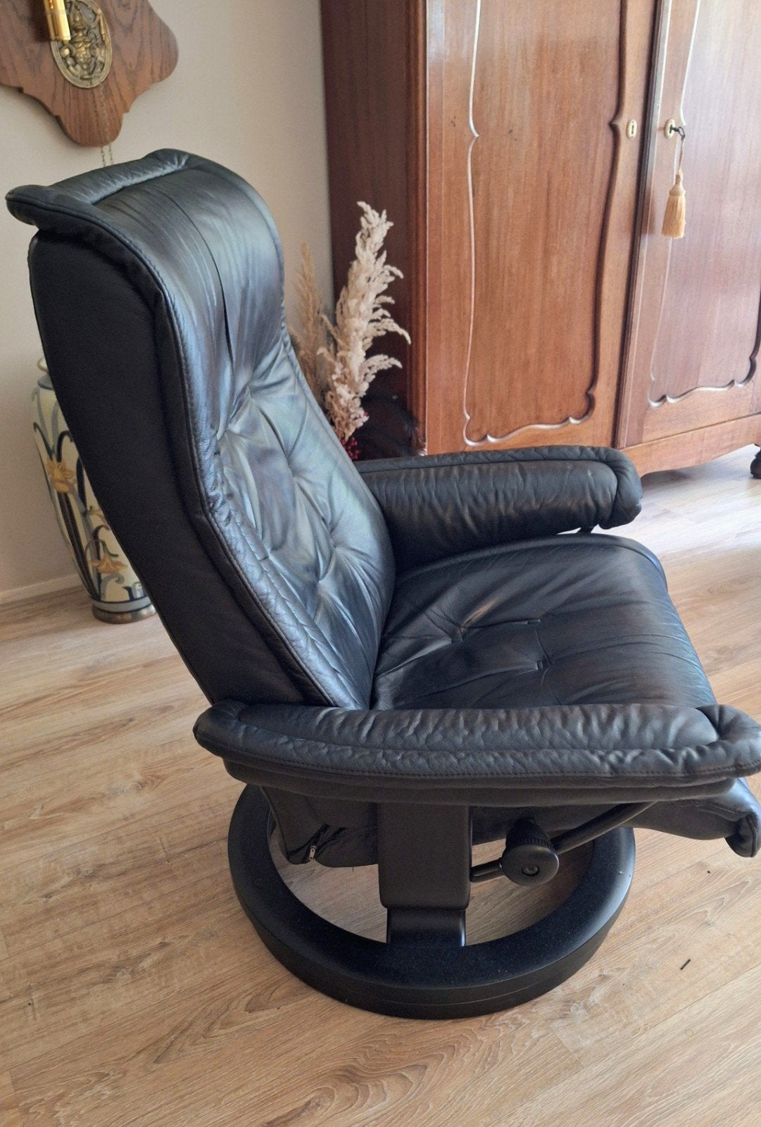 Stressles stoel + Hocker, Ophalen, Zo goed als nieuw, 75 tot 100 cm, 50 tot 75 cm