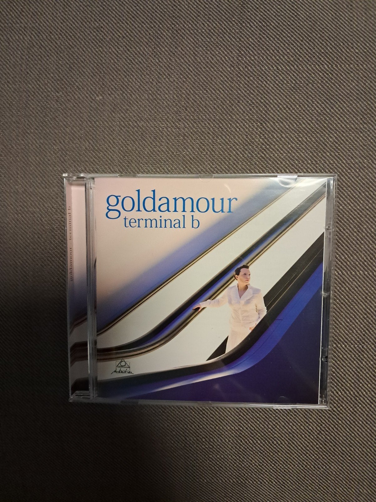 Goldamour: terminal b (met oa jasper van 't hof), Verzenden, Zo goed als nieuw