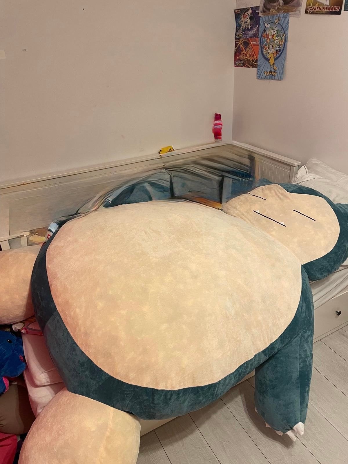 Mega Snorlax Knuffel/Logeerbed - Ruim 2 Meter!, Ophalen, Zo goed als nieuw, Overige typen