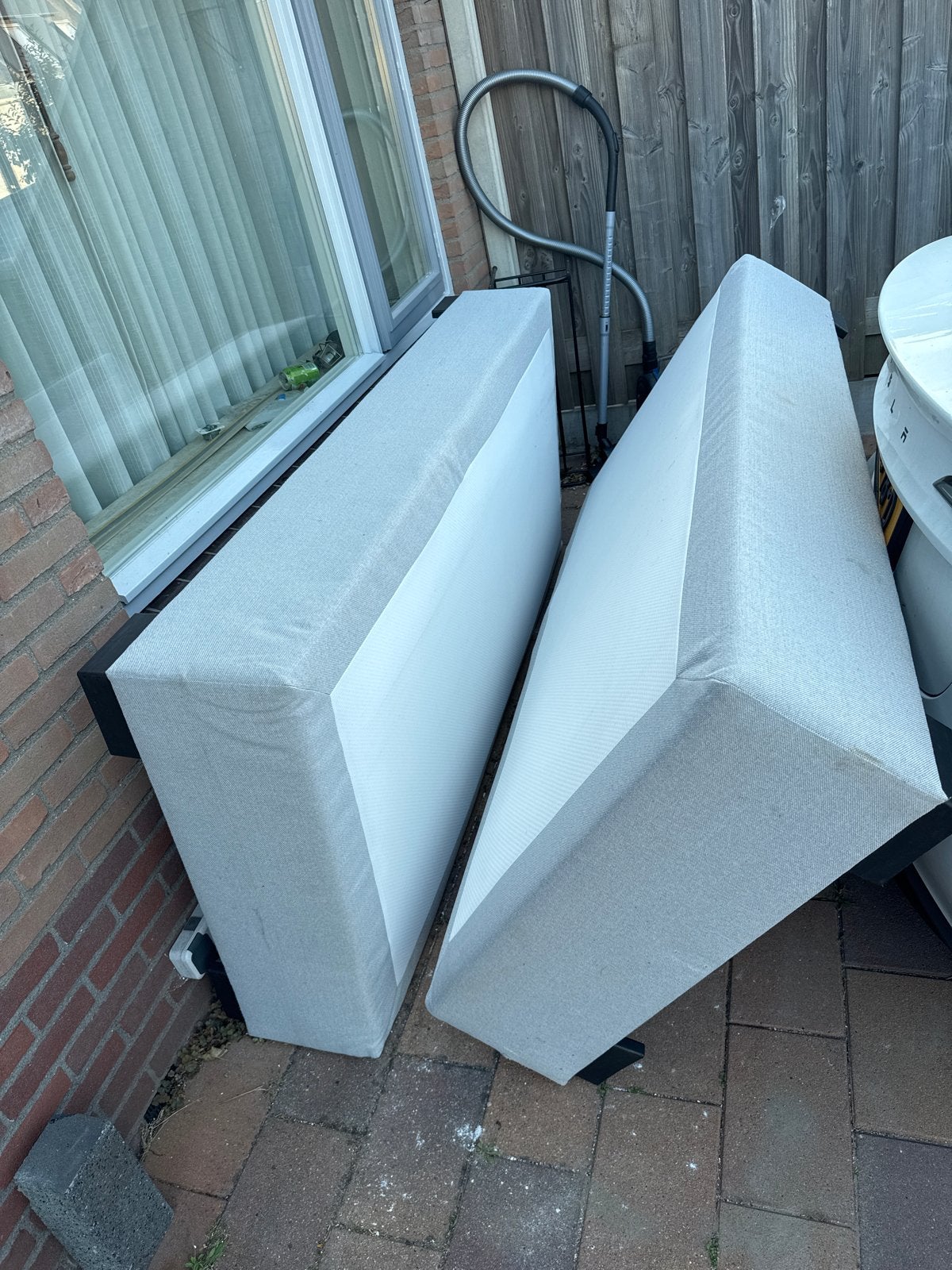 GRATIS Twee eenpersoons boxsprings gebruikt, Ophalen, Gebruikt, 90 cm, Tweepersoons