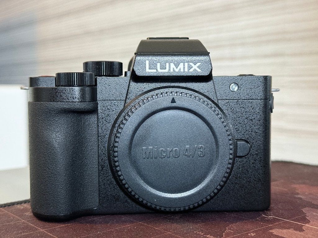 Panasonic LUMIX G100D 4K 20mp Micro Four Thirds camerabody, Ingebouwde flitser, Panasonic, Ophalen of Verzenden, Zo goed als nieuw