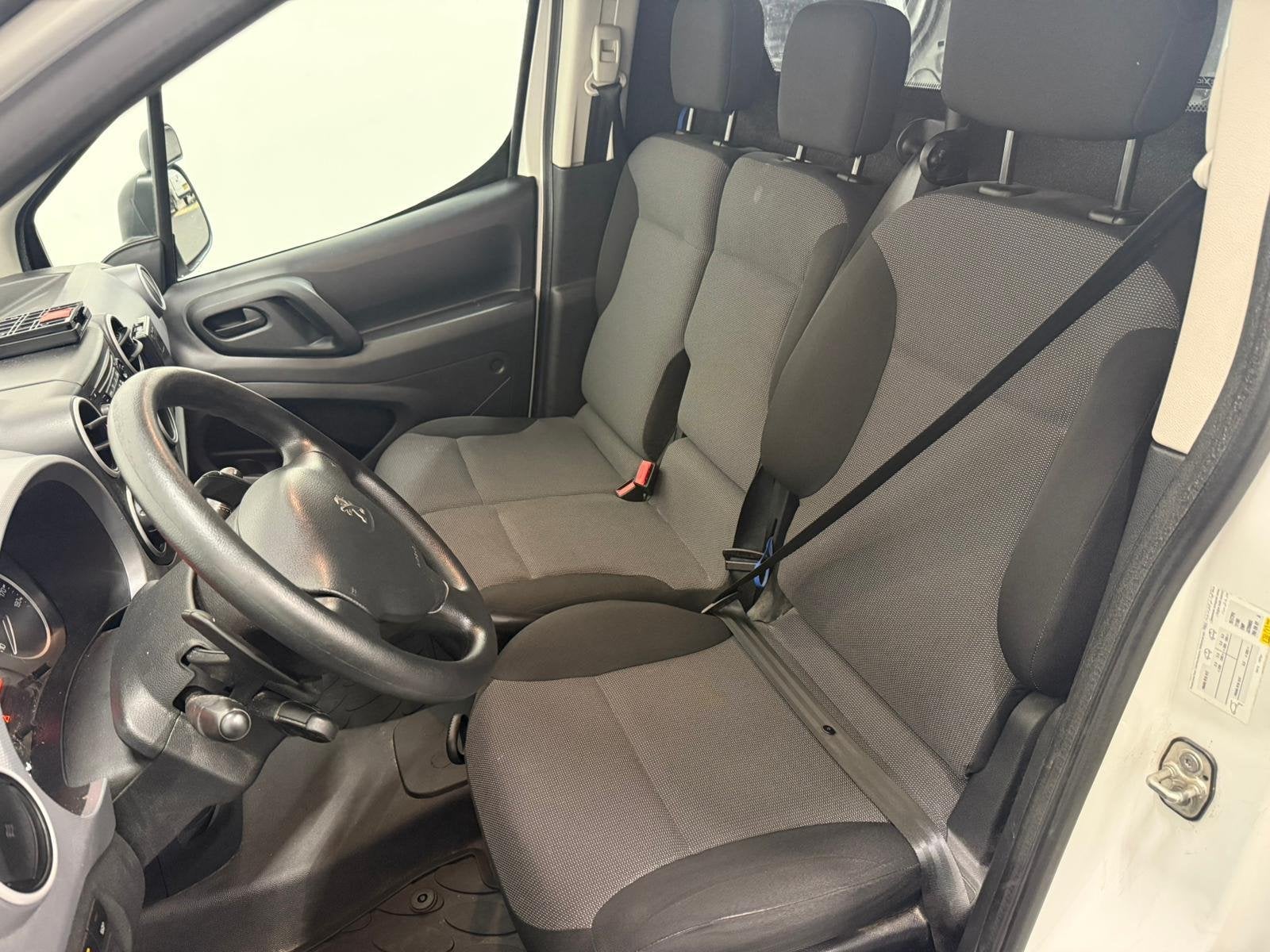 Peugeot Partner 1.6 BlueHDi 100 PK L1 Premium Airco Cruise C, Stof, Euro 6, 4 cilinders, 700 kg