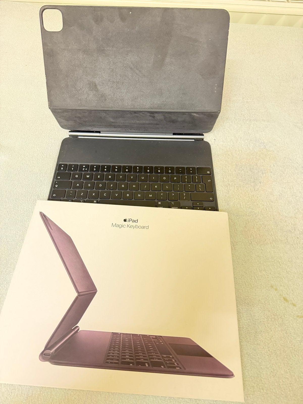 Apple Magic Keyboard voor ipad pro 12” & ipad air 13”, Computers en Software, 13 inch of meer, Ipad pro 12,9 en ipad air 13 inch