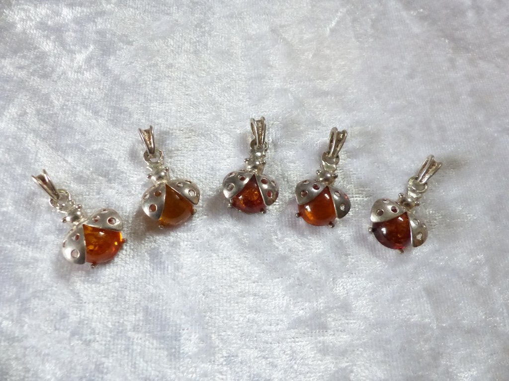 Mooie Kleine Fijne Zilveren Lieveheersbeestjes met Barnsteen, Verzenden, Zilver, Hanger, Met edelsteen