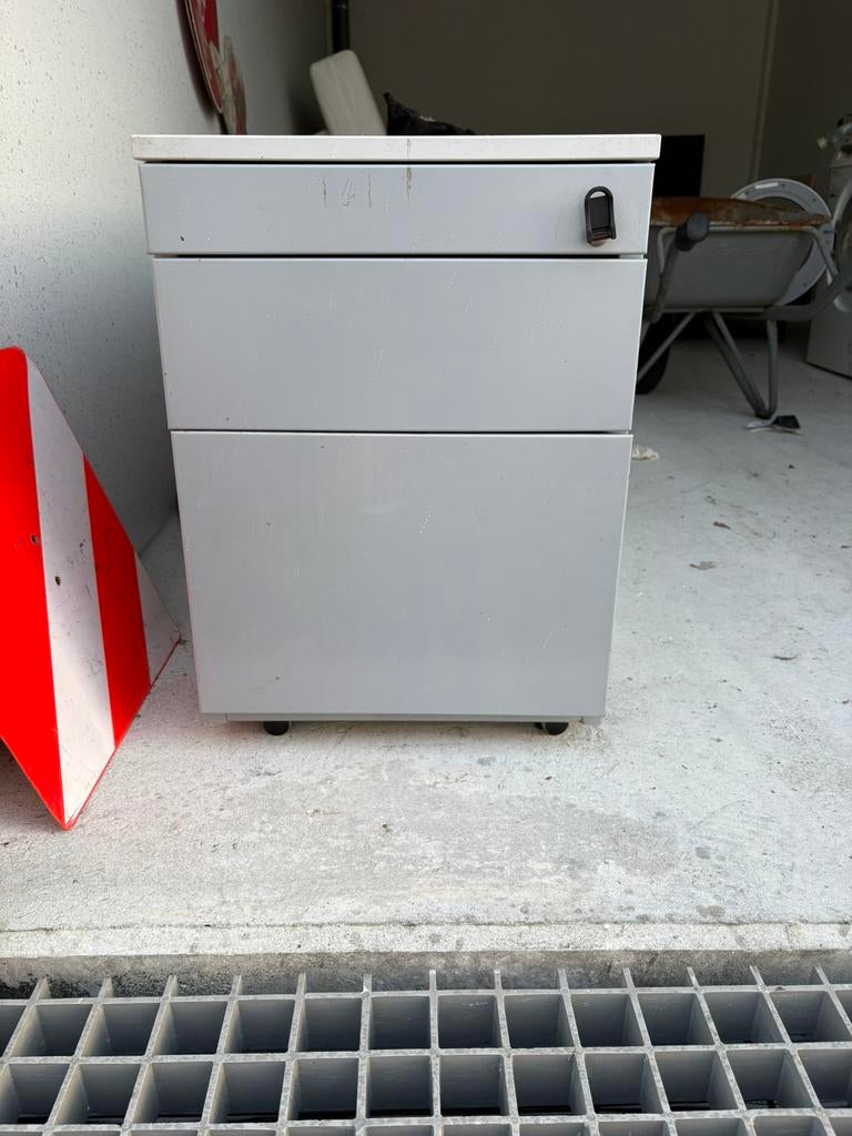 Bureau kastje, Ophalen, 50 tot 100 cm, Zo goed als nieuw, Minder dan 100 cm