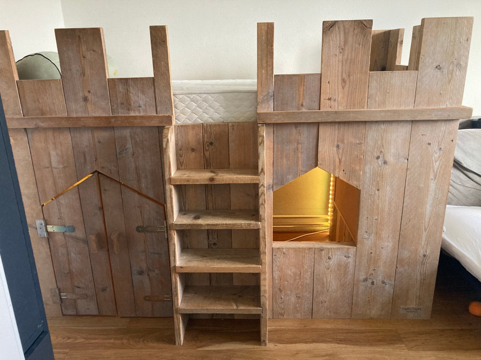 Steigerhouten kasteelbed halfhoog, Huis en Inrichting, Ophalen, Eenpersoons, Zo goed als nieuw, 200 cm
