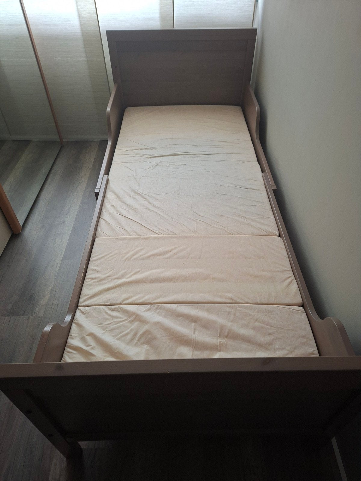IKEA Sundvik meegroeibed, Huis en Inrichting, Slaapkamer | Bedden, Ophalen, Eenpersoons, Hout, 80 cm