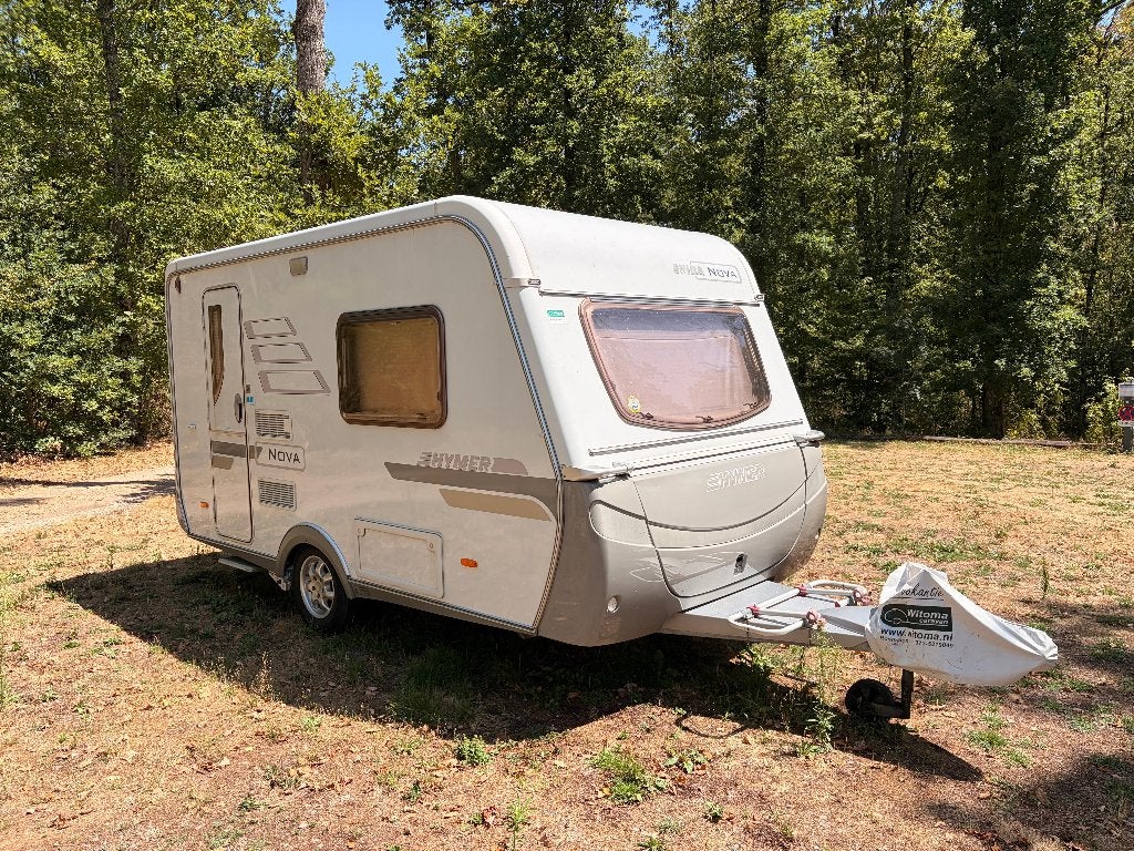 Hymer Eriba Nova 390 caravan 2006 incl. nieuwe mover, Caravans en Kamperen, Caravans, Tot en met 2, Treinzit, Particulier, 2 aparte bedden