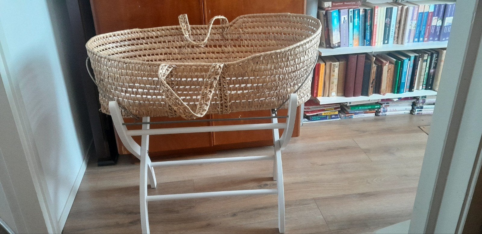 Rotan Mozes Wieg met Standaard, Kinderen en Baby's, Babywiegjes en Ledikanten, Ophalen, Gebruikt, Wieg