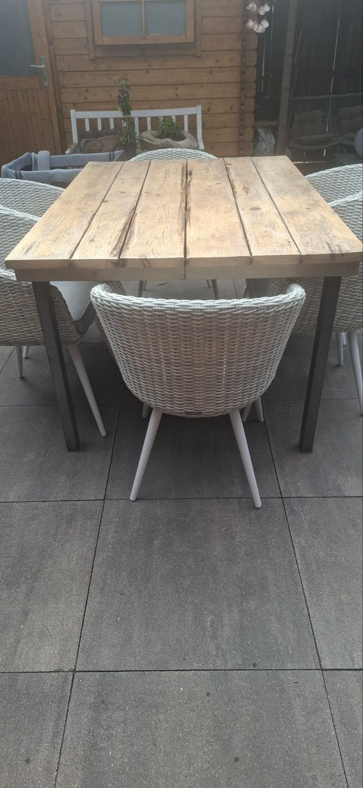 Gratis, degelijke handgemaakte tuintafel van staal en hout, Ophalen, Gebruikt, Rechthoekig, Hout