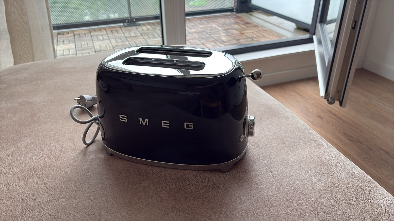 Smeg broodrooster zwart - Zo goed als nieuw, Ophalen, Zo goed als nieuw