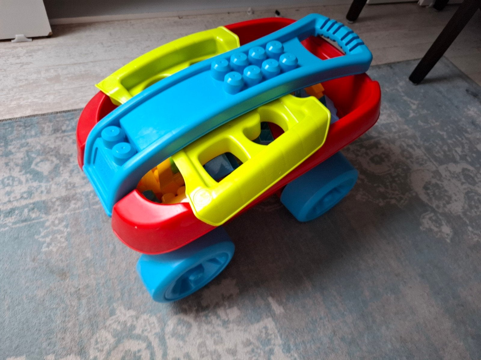 Mega blocks in een leuk karretje, Ophalen