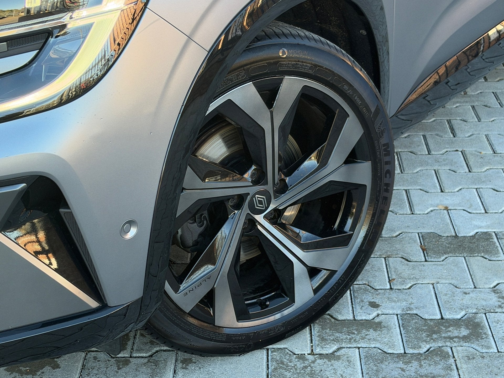 Renault AUSTRAL 1.2 E-Tech full hybrid 200PK Alpine Esprit |, Auto's, Gebruikt, 1492 kg, Bedrijf, Hybride Elektrisch/Benzine
