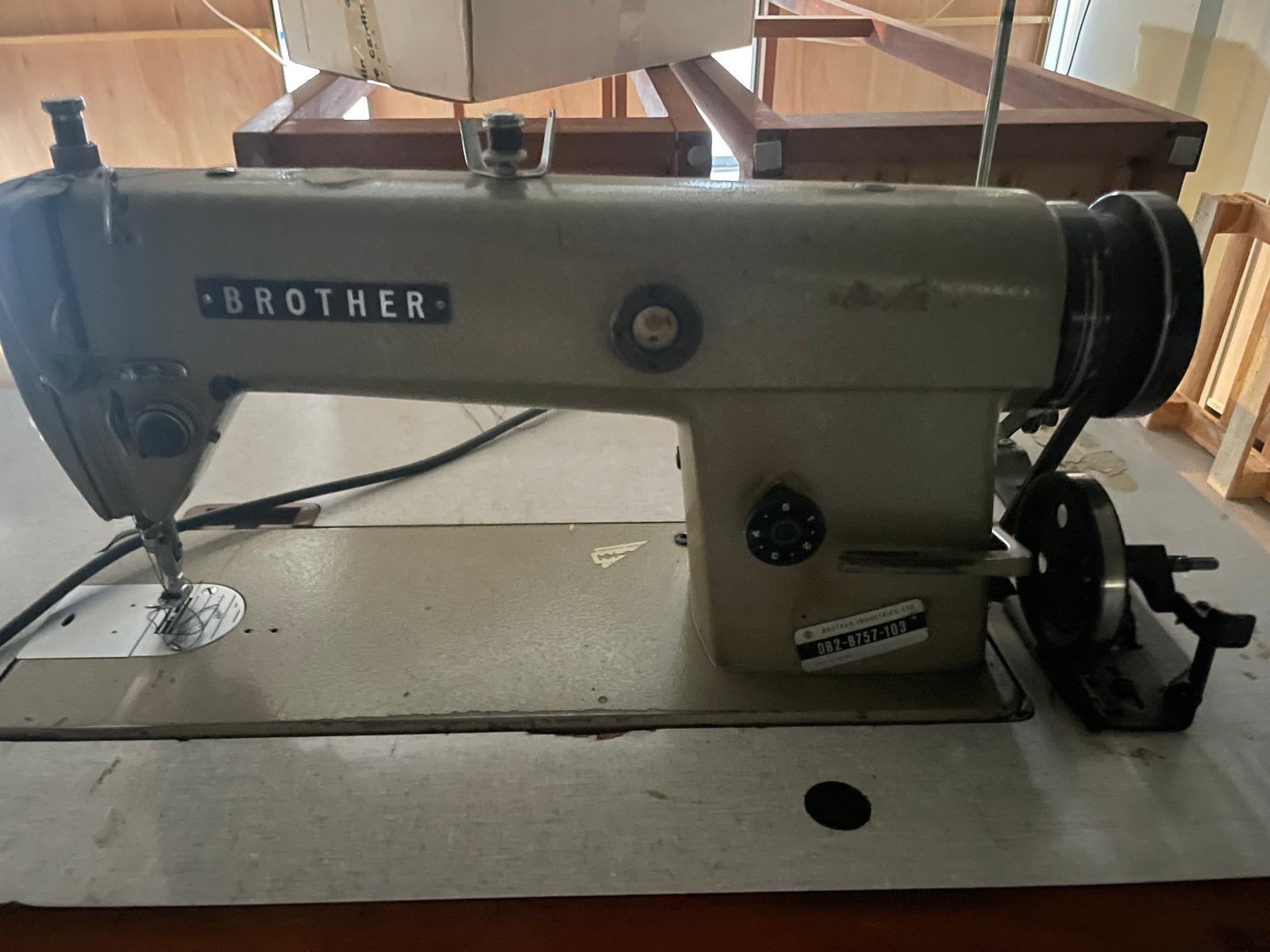 Brother Industriële Naaimachine DB2-B757-103, Ophalen, Gebruikt, Naaimachine, Industrieel