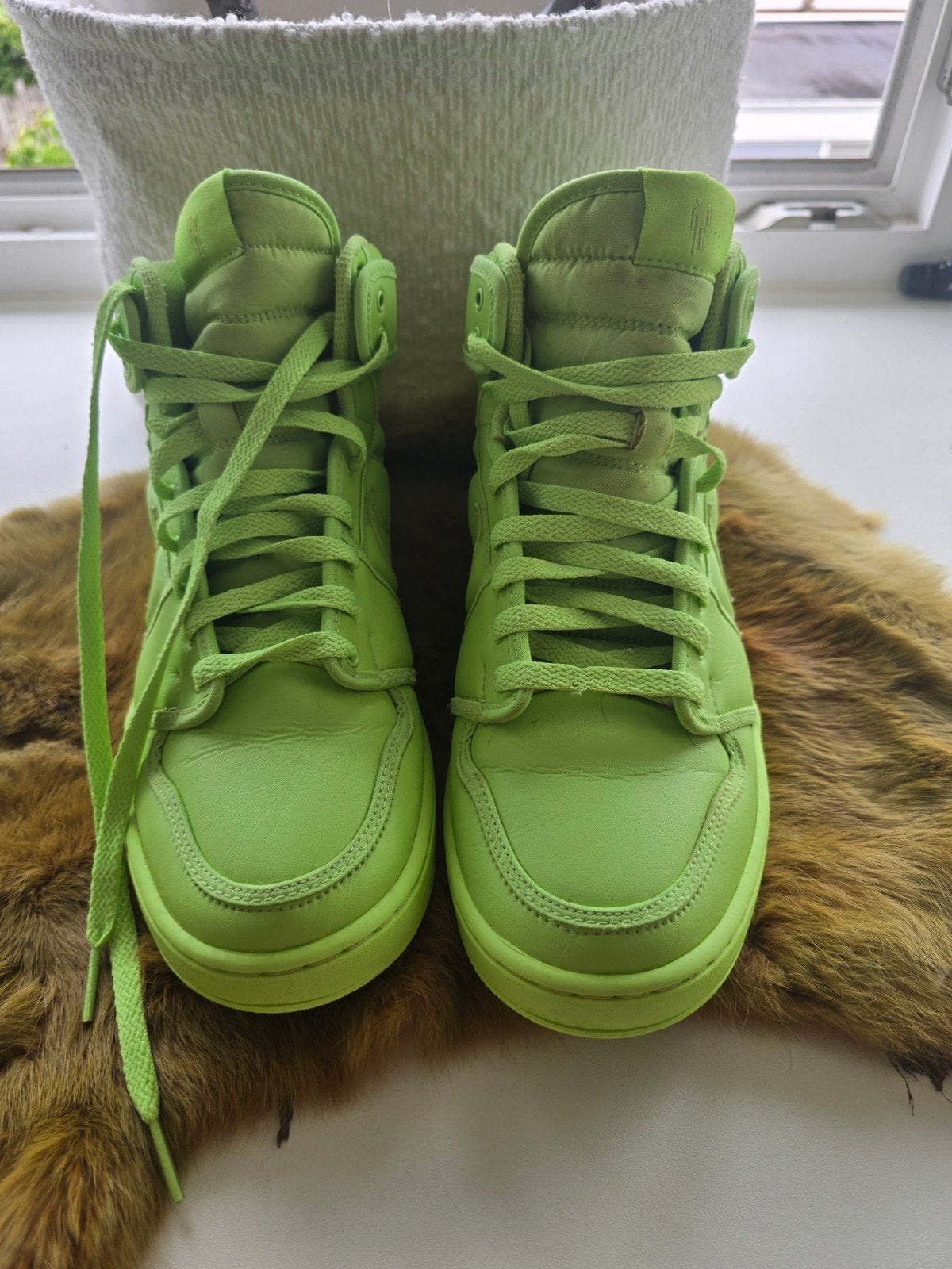 Air Jordan 1 KO x Billie Eilish Nike Volt 2021, Kleding | Dames, Nike, Ophalen of Verzenden, Sneakers of Gympen, Gedragen