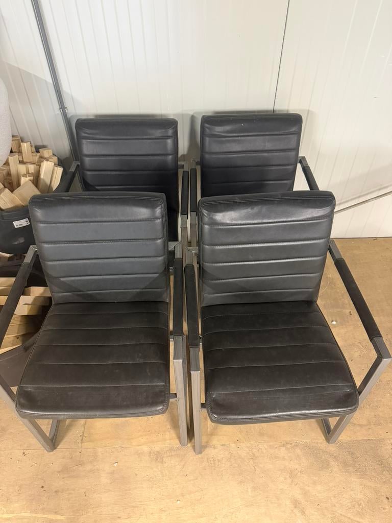Netjese eetkamer stoelen, Ophalen, Zo goed als nieuw, Leer, Vijf, Zes of meer stoelen