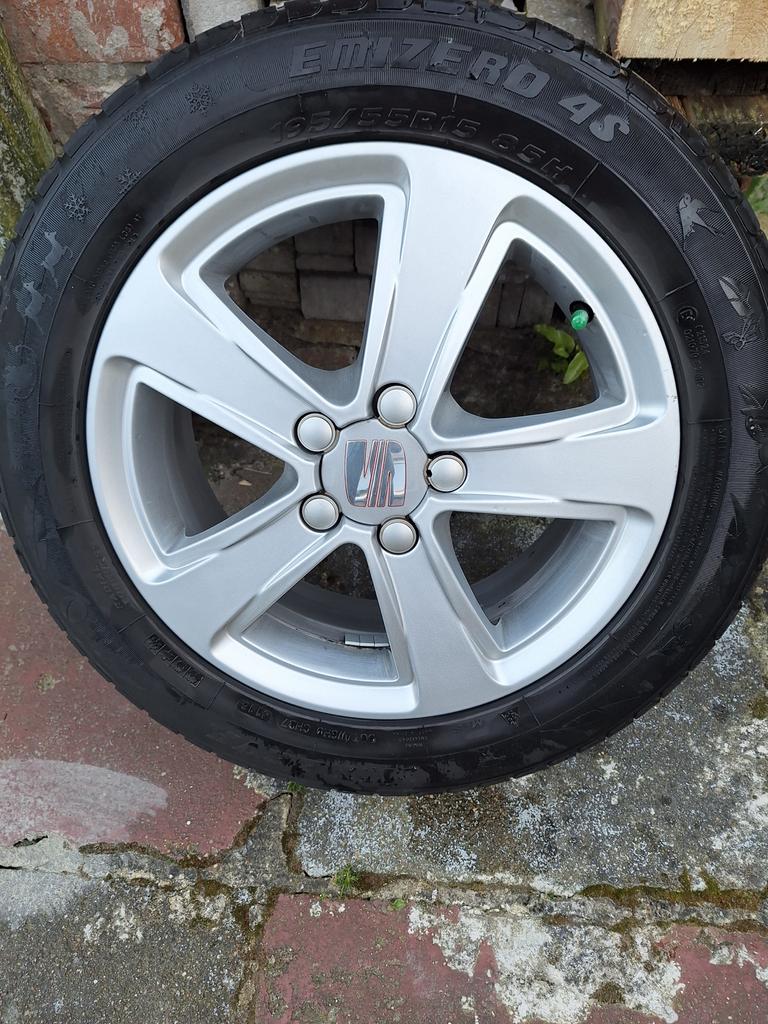 Lichtmetalen Seat Velgen met All Season Banden 195/55R15, Auto-onderdelen, Banden en Velgen, Ophalen, Gebruikt, 15 inch, Banden en Velgen