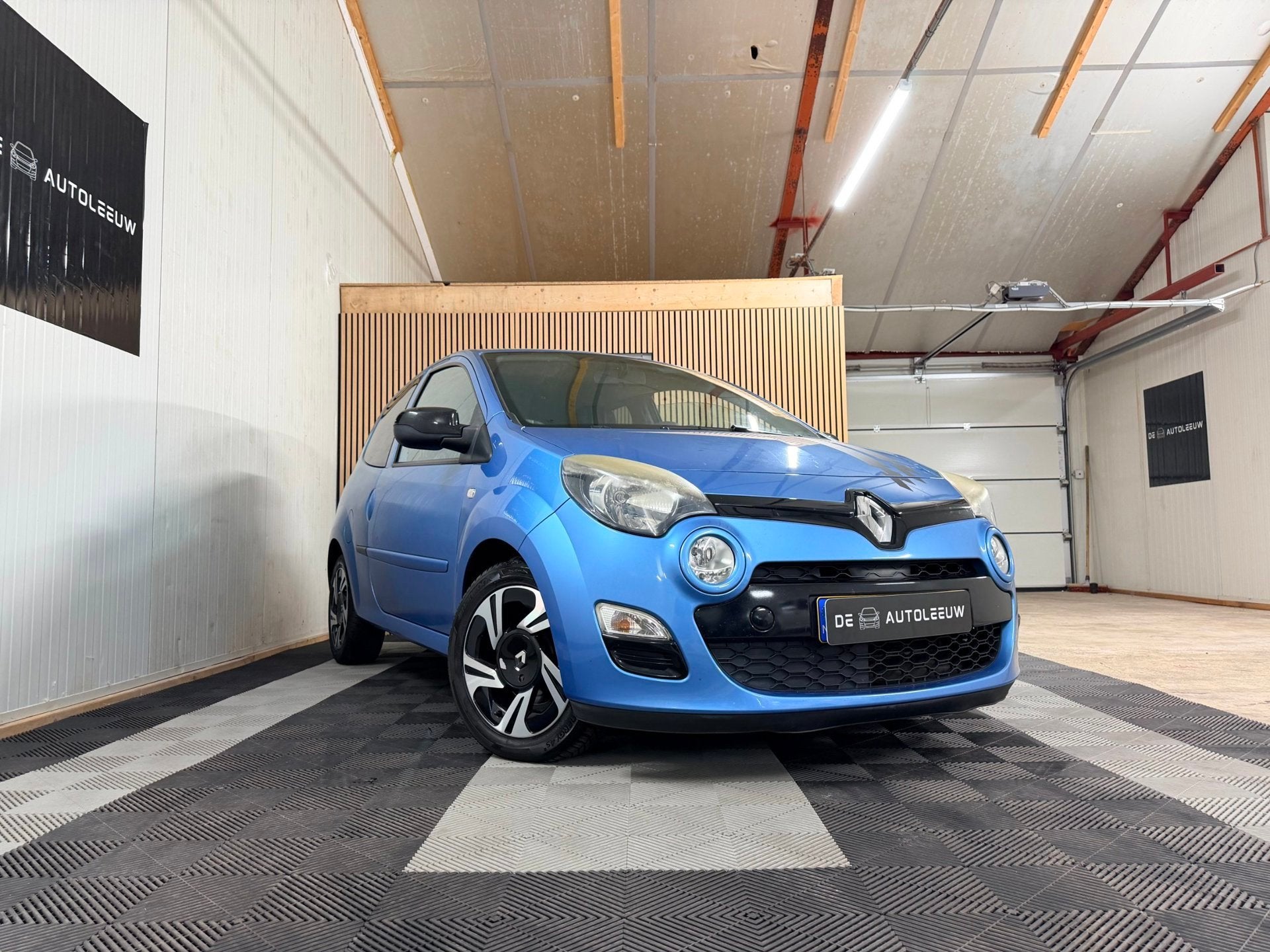 Renault Twingo 1.2 16V Collection |FACELIFT|AIRCO|DISTR VV|, Auto's, Voorwielaandrijving, Gebruikt, Zwart, 4 cilinders