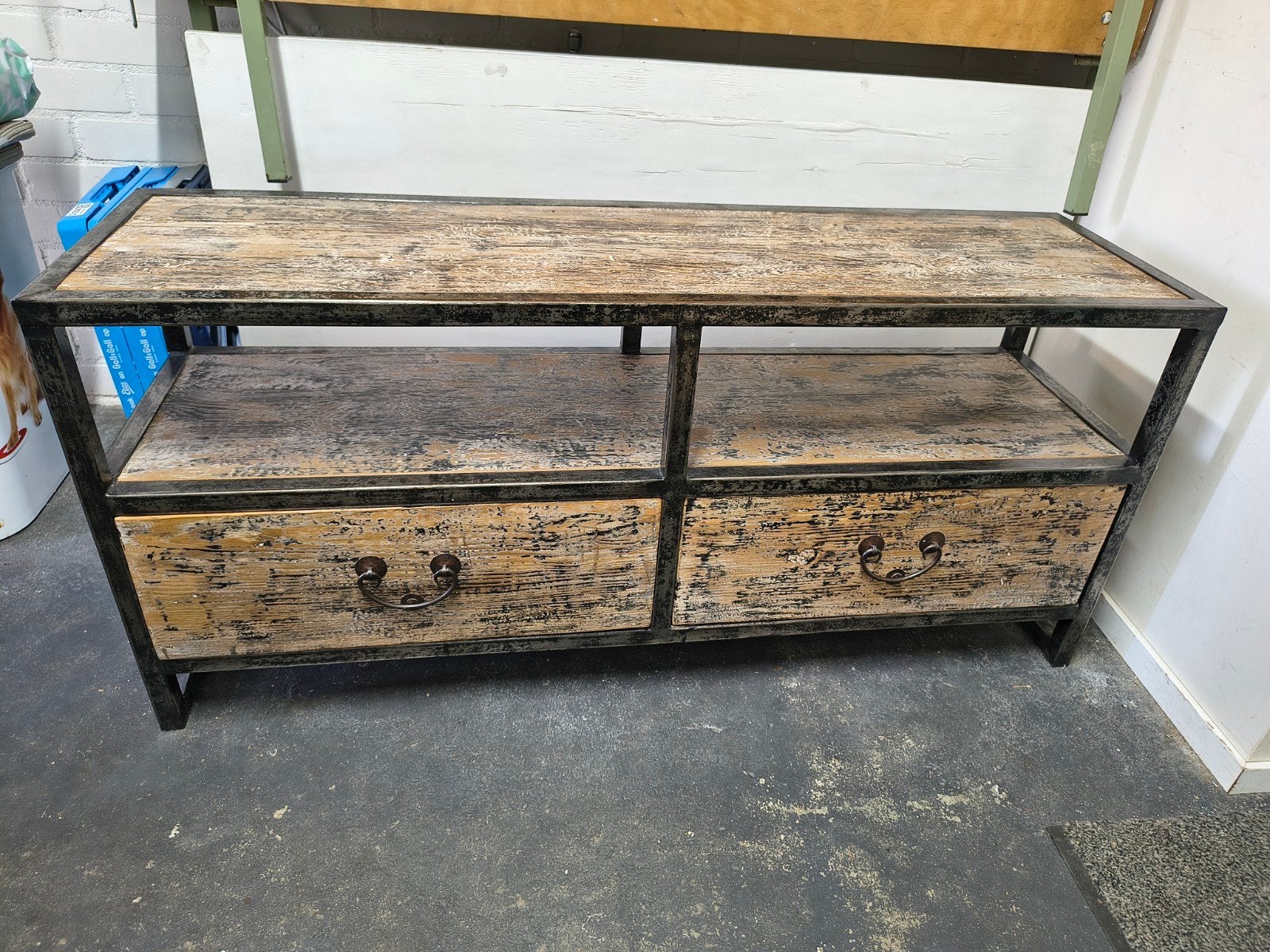 Televisiemeubel - stalen frame met hout, Ophalen, 100 tot 150 cm, Zo goed als nieuw, Minder dan 100 cm