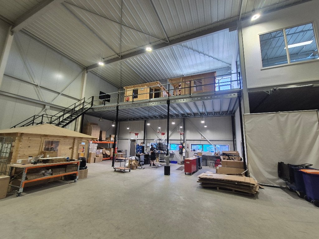 Entresolvloer / Verdiepingsvloer – 75 m², Zakelijke goederen, Kantoor en Winkelinrichting | Magazijn, Stelling en Opslag, Ophalen