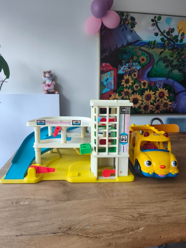 Fisher-Price Parkeergarage met Gele Bus, Ophalen, Gebruikt, Speelset
