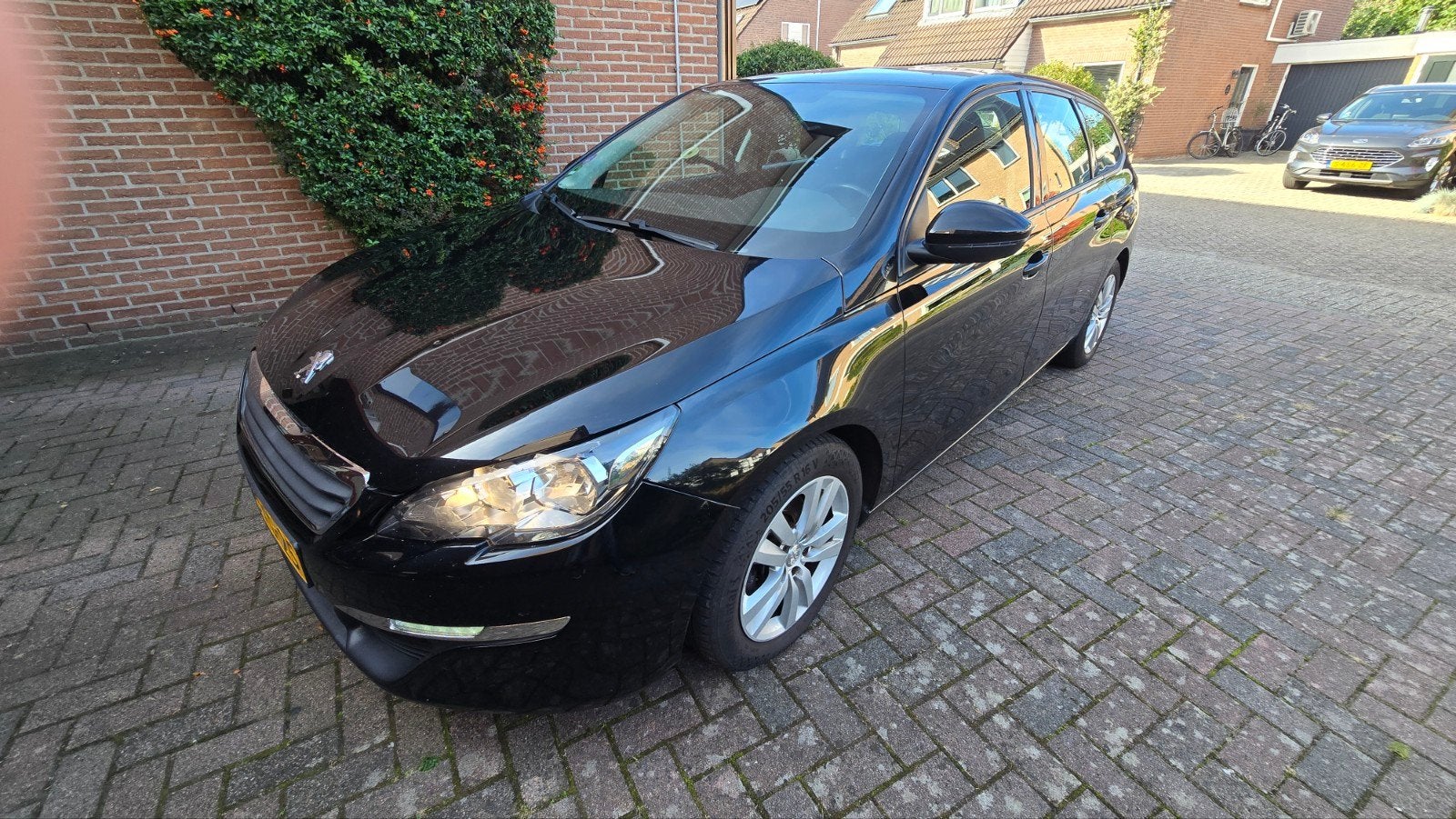 Peugeot 308 1.2 E-thp 81KW/110PK SW 2014 Zwart, Auto's, Dealer onderhouden, Stof, 1199 cc, 1165 kg
