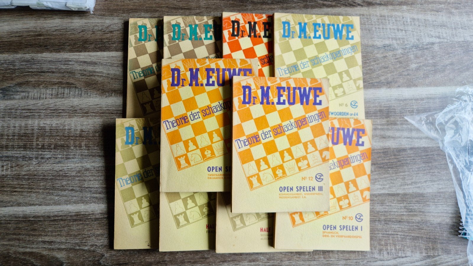 D.M. Euwe - Theorie der schaakopeningen - 10 delen, Ophalen of Verzenden, Zo goed als nieuw, D.M. Euwe