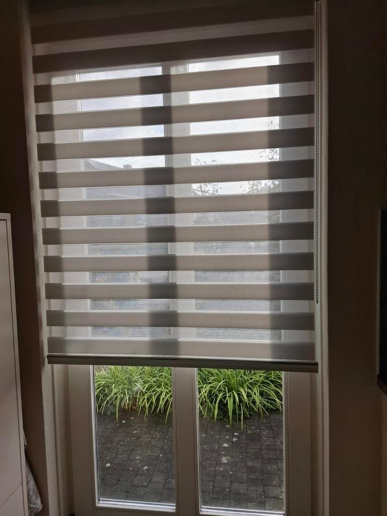 Duo rolgordijn wit/grijs - 130x260 cm - Lichte schade, Huis en Inrichting, Stoffering | Gordijnen en Lamellen, Ophalen, Gebruikt
