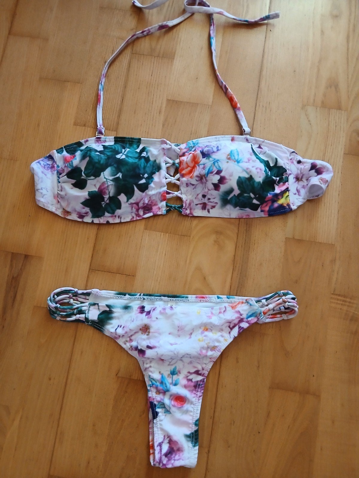 Bikini mt:M te koop, Ophalen of Verzenden, Nieuw, Wit, Bikini