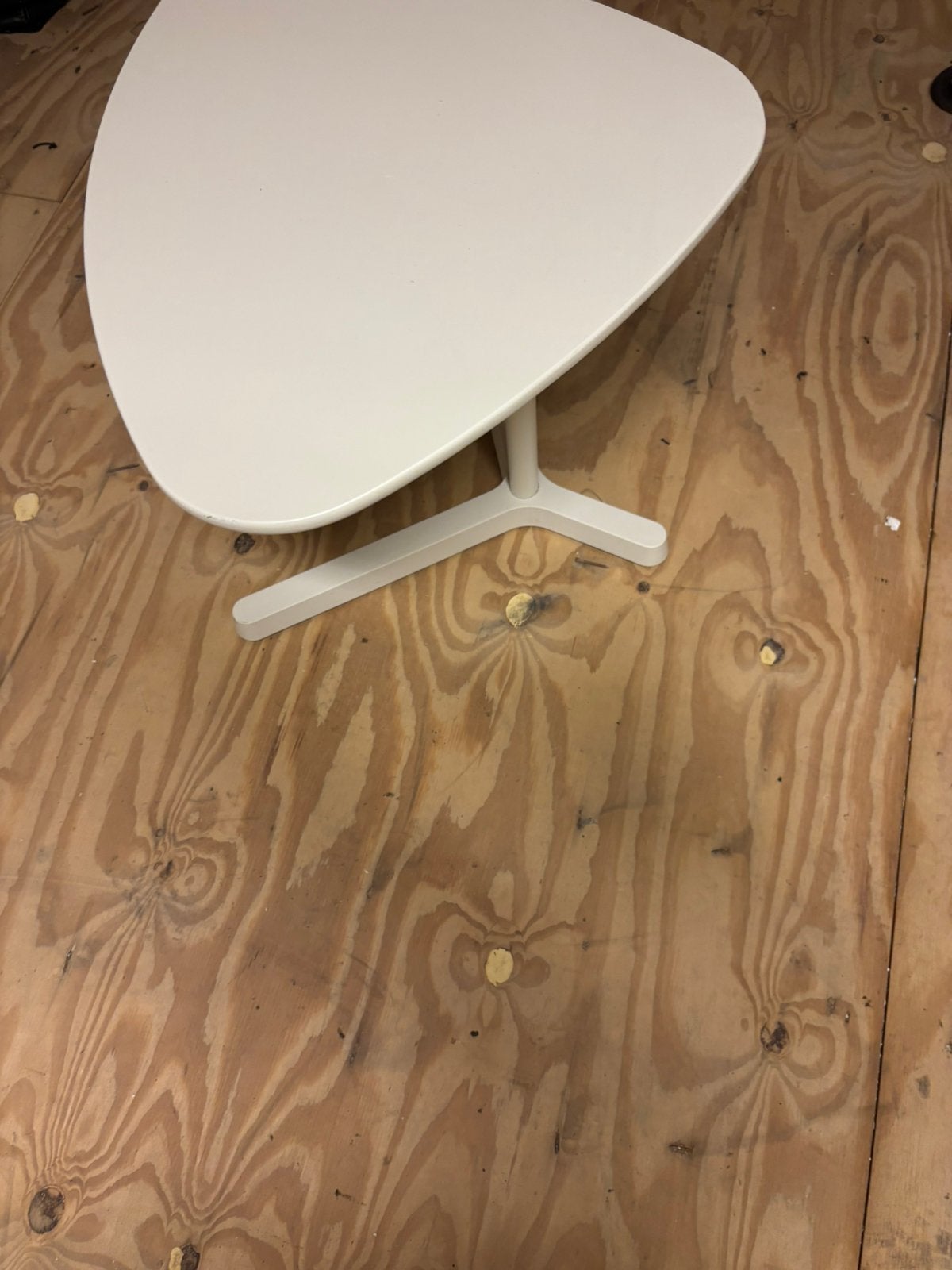 Bijzettafeltje / computertafeltje Ikea, Ophalen, Zo goed als nieuw, Rond