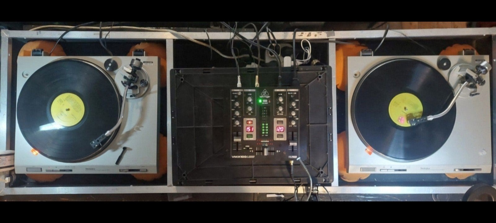2 x Technics  SL D202 + Behinger mixer met usb ., Muziek en Instrumenten, Ophalen, Gebruikt, Technics