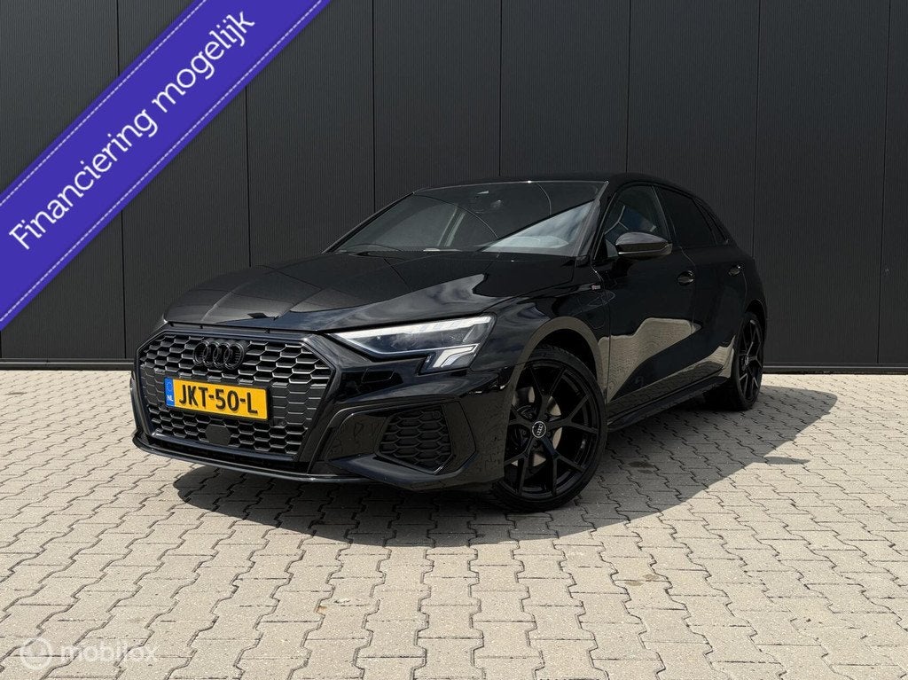 Audi A3 Sportback 40 TFSI e PHEV/RS/ACC/Ambient/Alcantara/Ca, Gebruikt, 4 cilinders, 1535 kg, Zwart