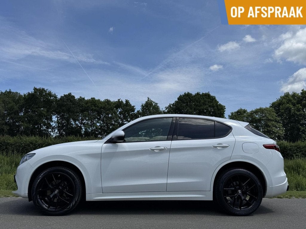 Alfa Romeo Stelvio 2.0t Q4 Veloce 280pk, Avanti Style! 20inc, Auto's, Alfa Romeo, Automaat, 4 cilinders, Wit, Bedrijf
